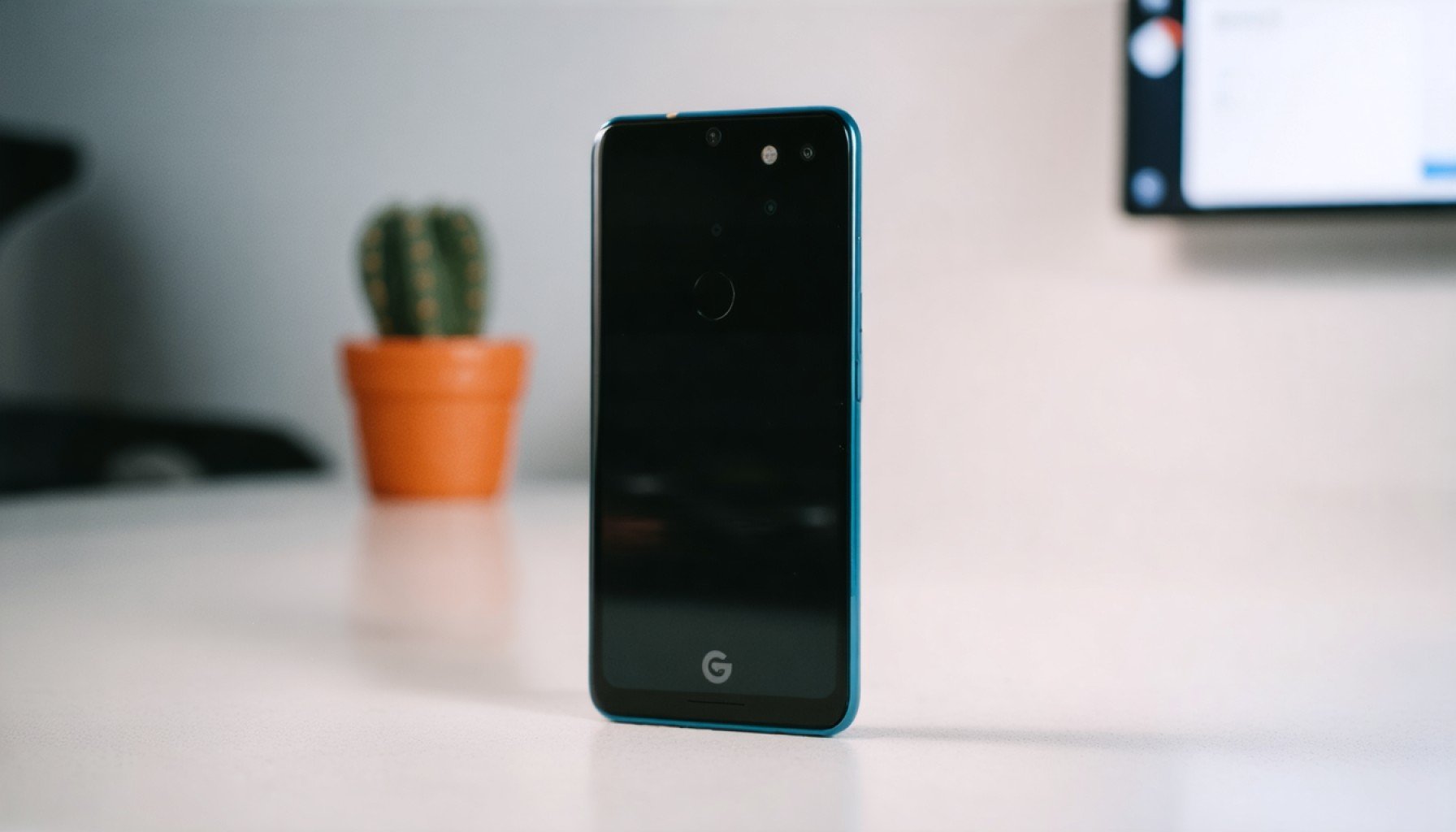 Google Pixel 9a: Упражнение в деликатна иновация 